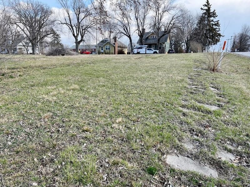 E Second St, Winston, MO 64689