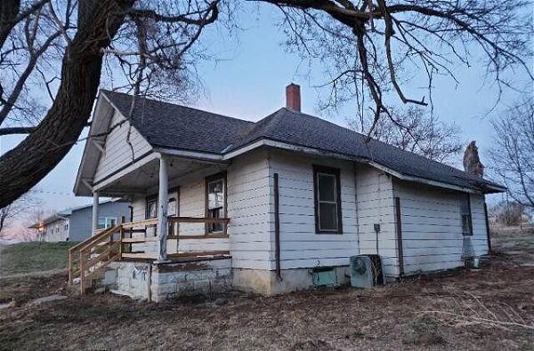 475 N Cross St, Fillmore, MO 64449