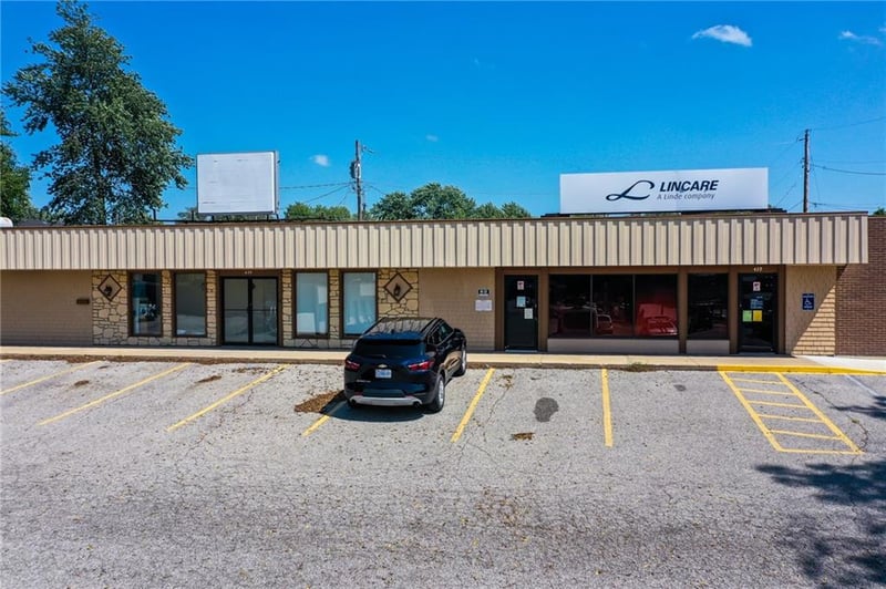 435-441 Belt Hw, St Joseph, MO 64506