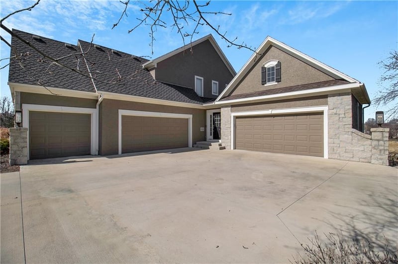 5612 Golden Bear Dr, Overland Park, KS 66223