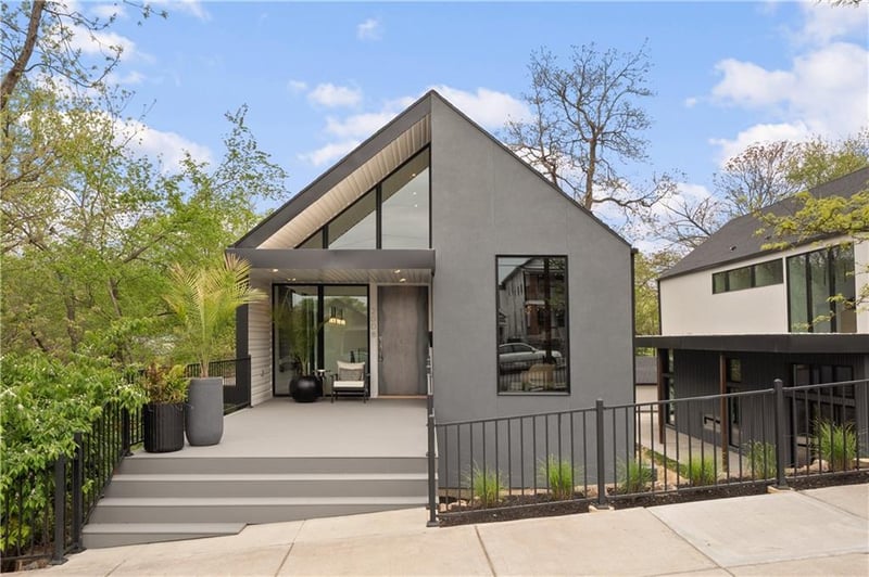 2008 Summit St, Kansas City, MO 64108