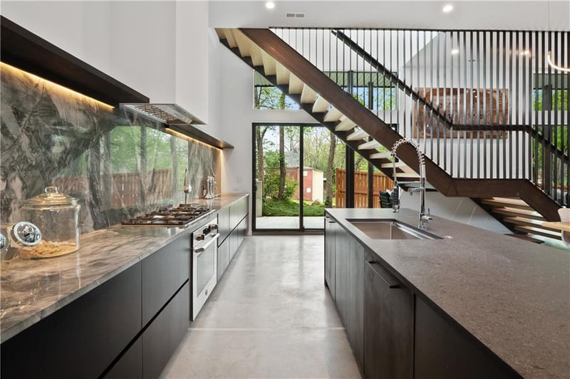 2008 Summit St, Kansas City, MO 64108