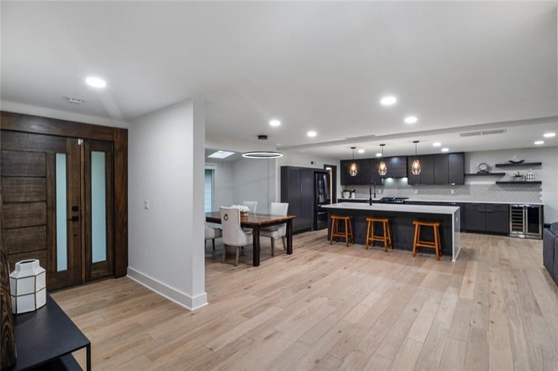 3201 W 98th St, Overland Park, KS 66206