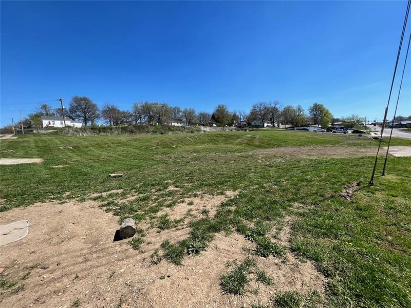 225 Young St, Warrensburg, MO 64093