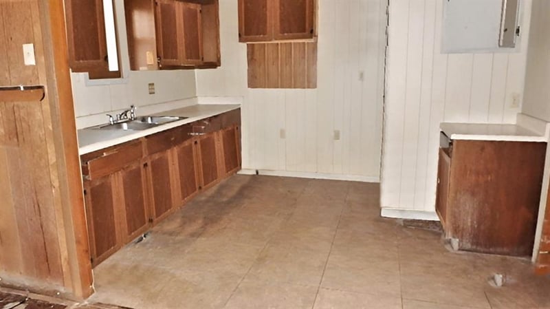 2807 Iowa Ave, Topeka, KS 66605