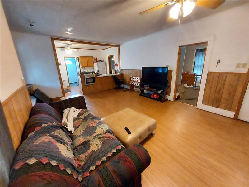 202 W Kneeland St, Liberal, MO 64762