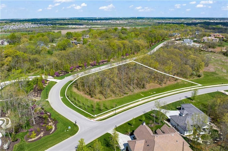 16205 Spyglass Ct, Loch Lloyd, MO 64012