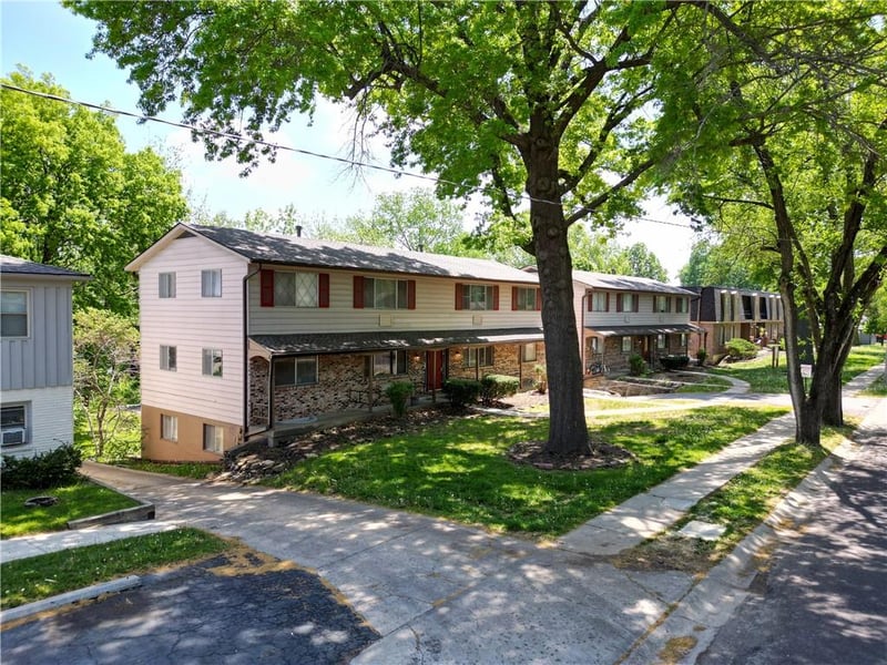 8443-49 Lowell Ave, Overland Park, KS 66212