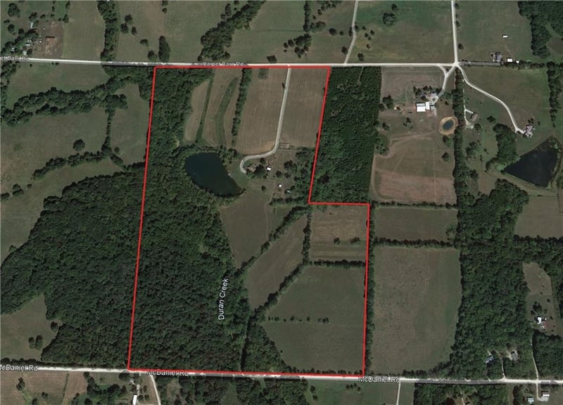 20712 Carpet Barn Rd, Lincoln, MO 65338