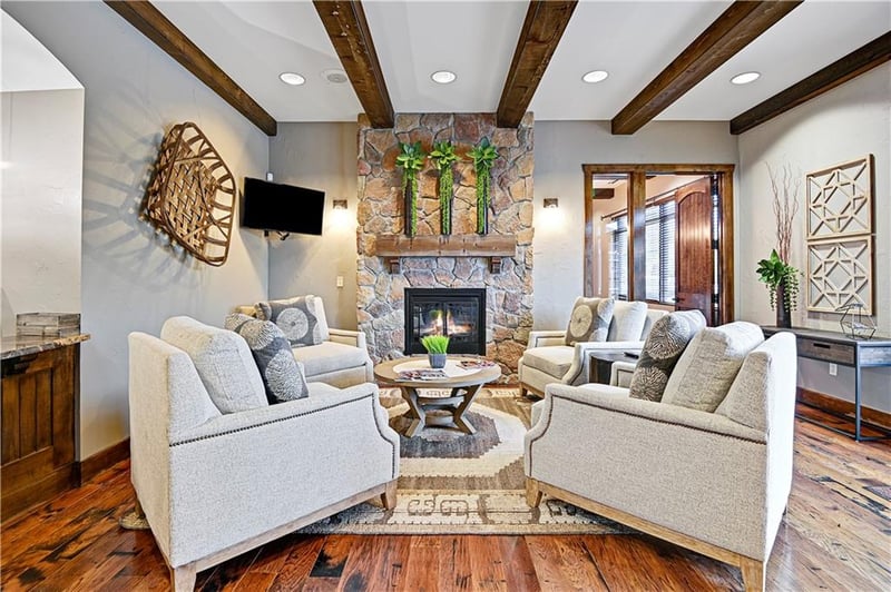 11512 W 119th St, Overland Park, KS 66213