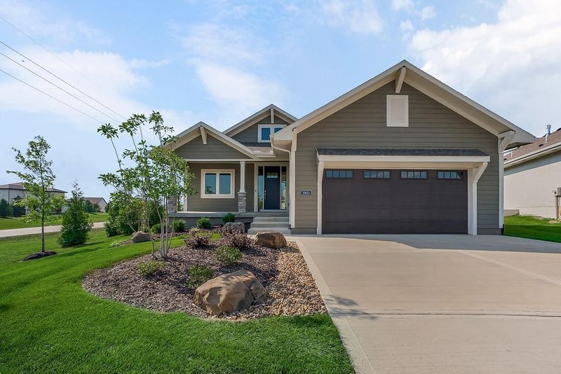 3903 158th Ter, Overland Park, KS 66224