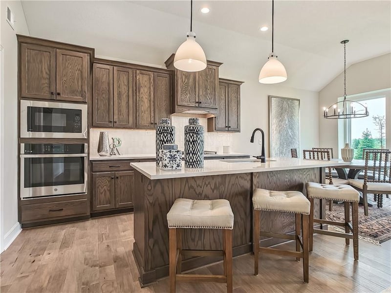 3903 W 158th Ter, Overland Park, KS 66224