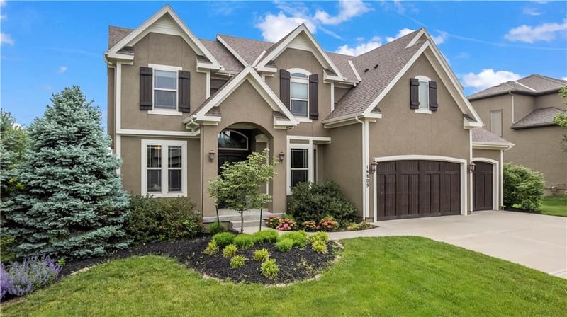 16809 Goddard St, Overland Park, KS 66062