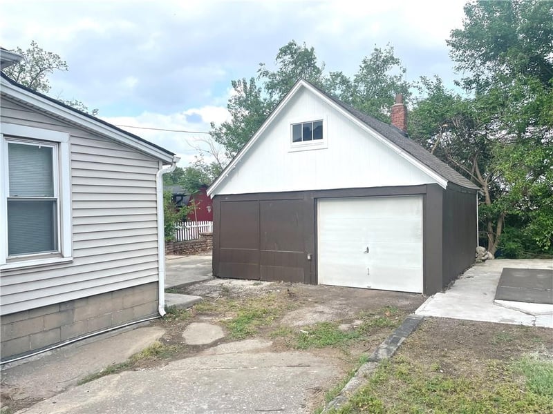 927 N Monroe Ave, Kansas City, MO 64120