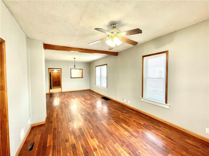 927 N Monroe Ave, Kansas City, MO 64120