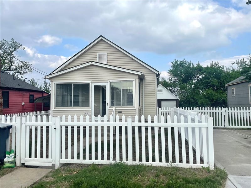 927 N Monroe Ave, Kansas City, MO 64120