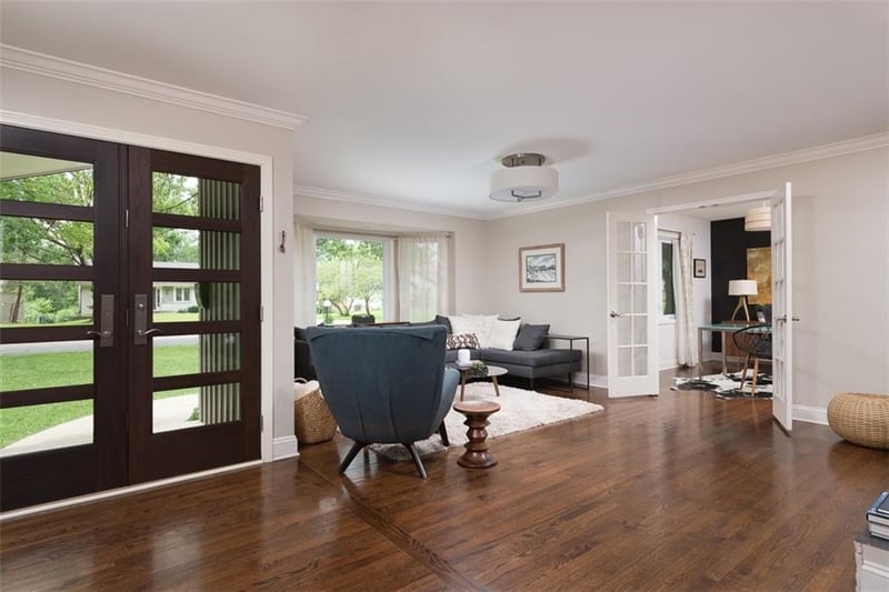 9611 Canterbury St, Overland Park, KS 66206