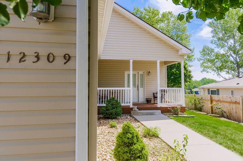 12309 N Pomona Ave, Kansas City, MO 64163