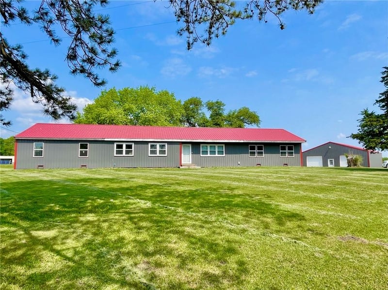 89 SW 62nd Ave, Trenton, MO 64683