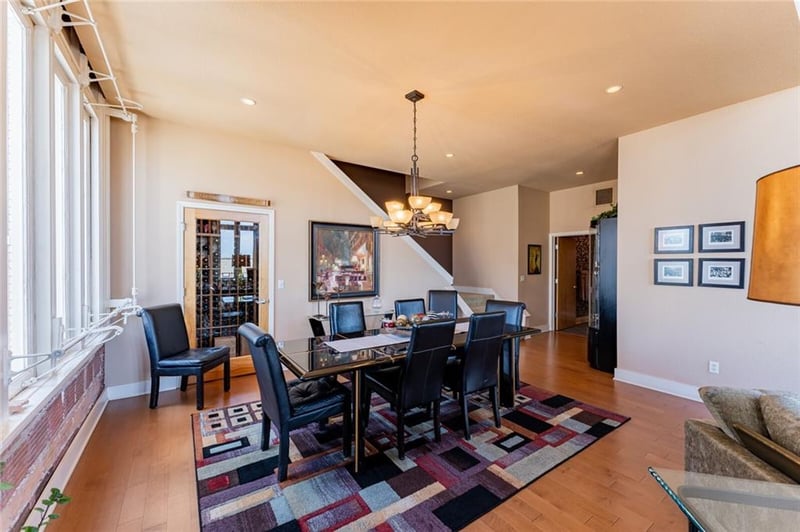 127 W 10th St #1406, Kansas City, MO 64105