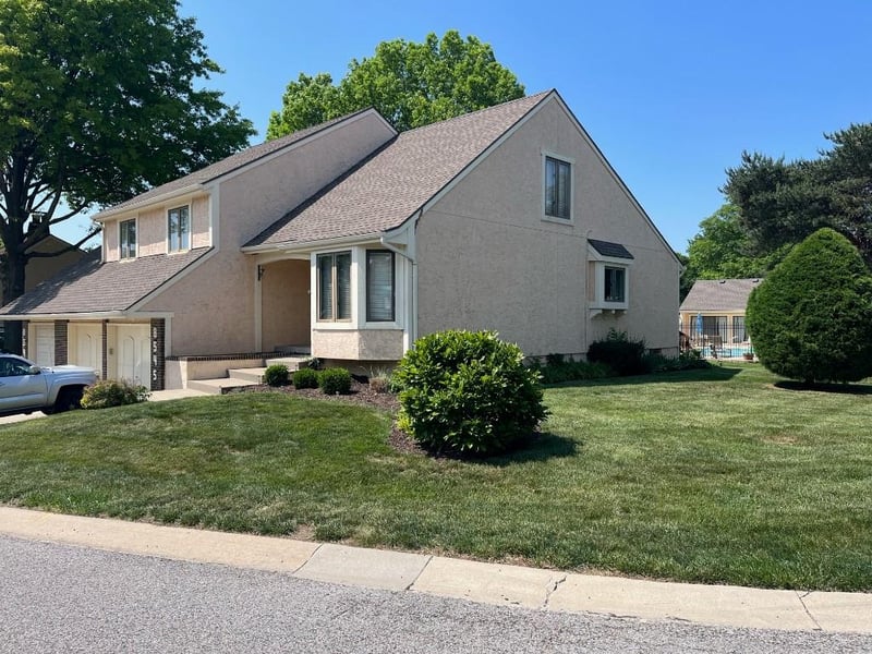 8545 Westgate St, Lenexa, KS 66215