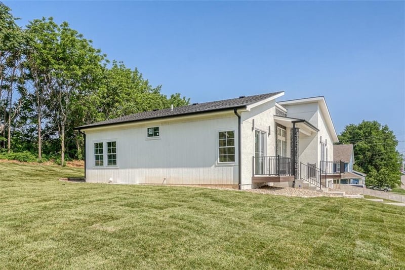 1201 Barnett Ave, Kansas City, KS 66102