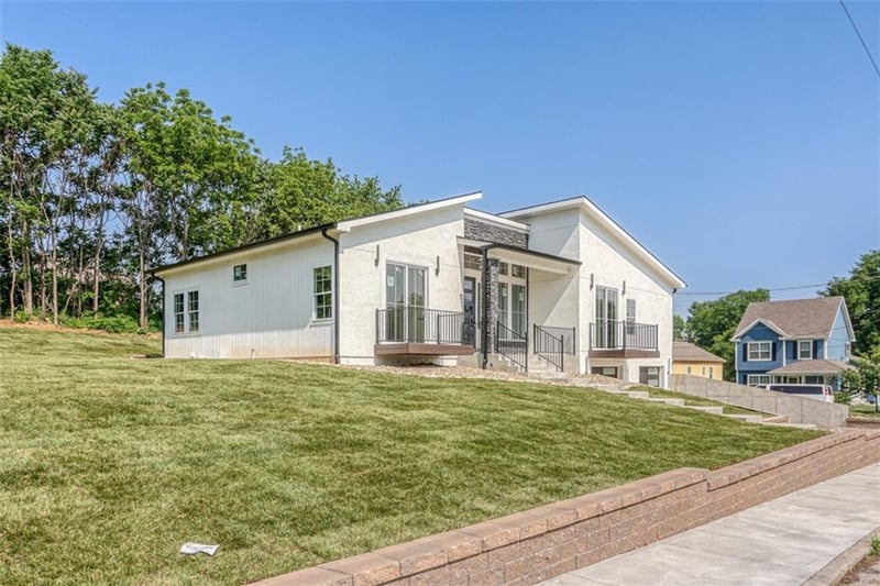 1201 Barnett Ave, Kansas City, KS 66102