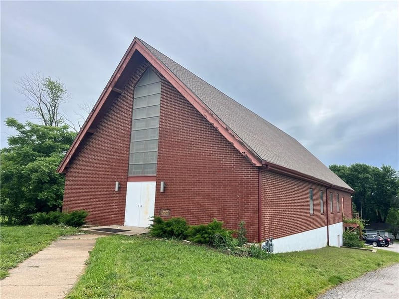 2629 E Blue Ridge Blvd W, Kansas City, MO 64129