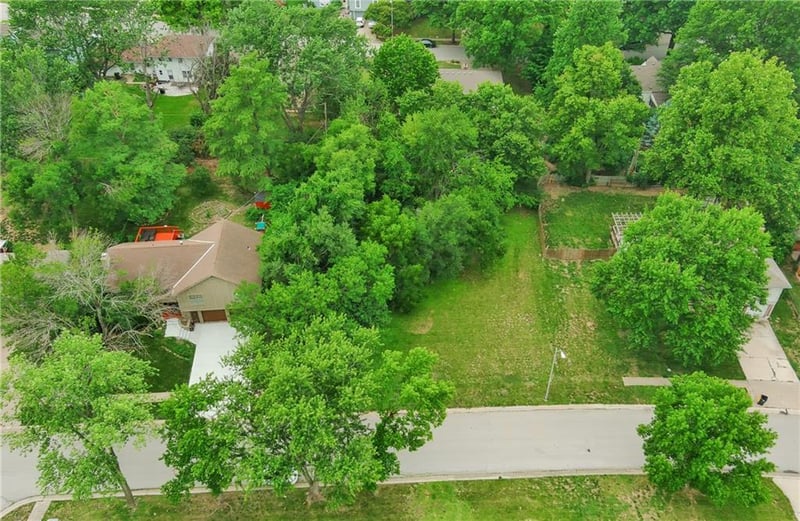 10620 Wenzel Ave, Kansas City, MO 64137