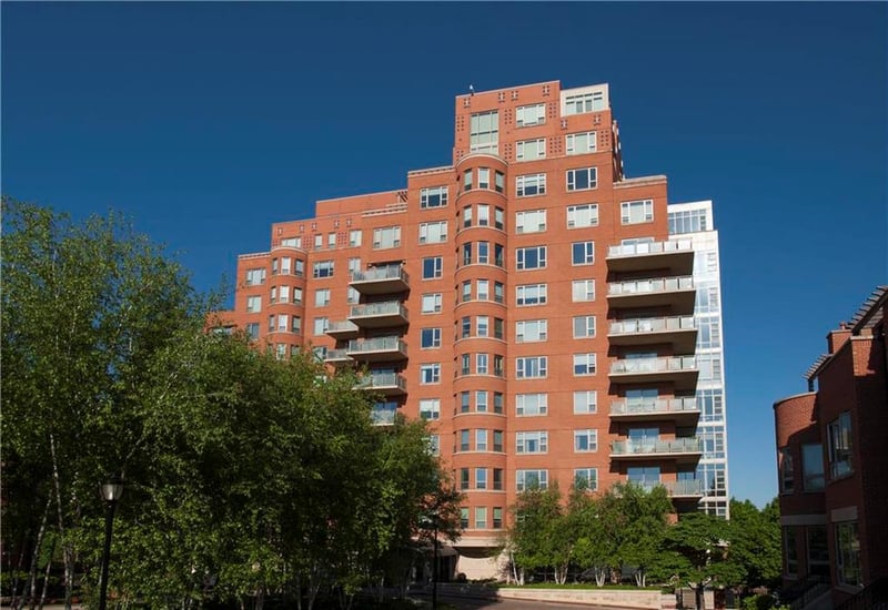 4950 Central St #1104, Kansas City, MO 64112