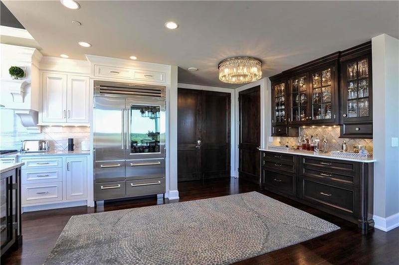 4950 Central St #1104, Kansas City, MO 64112