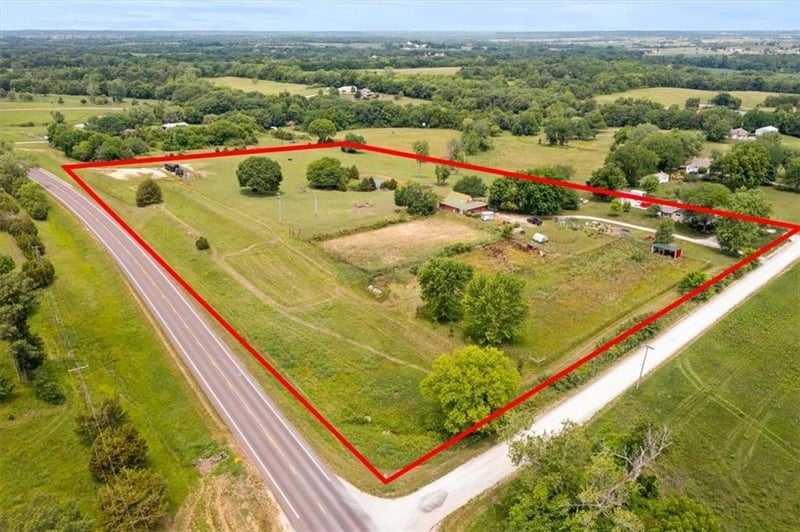 12625 214th St, Linwood, KS 66052