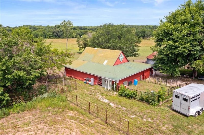 12625 214th St, Linwood, KS 66052