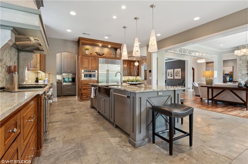 14921 Chadwick St, Overland Park, KS 66224