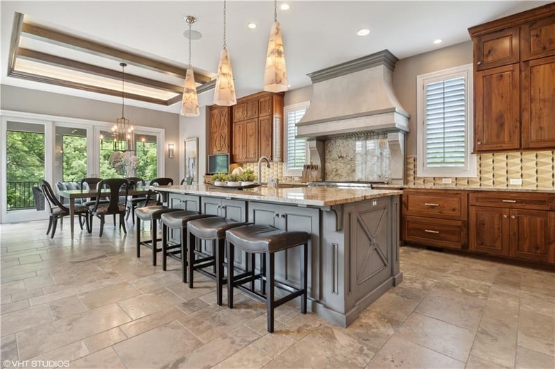 14921 Chadwick St, Overland Park, KS 66224