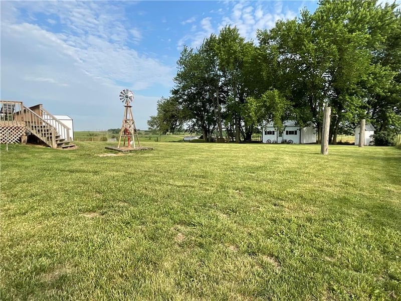 425 NW Pleasant Rd, Maysville, MO 64469