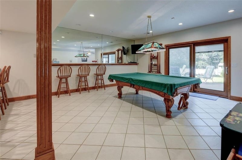 1822 N Redwood Dr, Independence, MO 64058