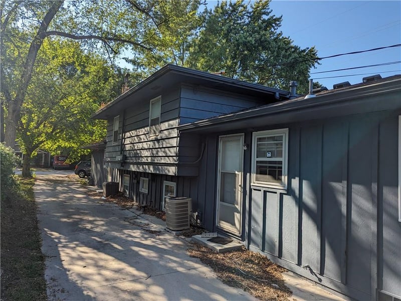 1900-02 Kentucky St, Lawrence, KS 66044