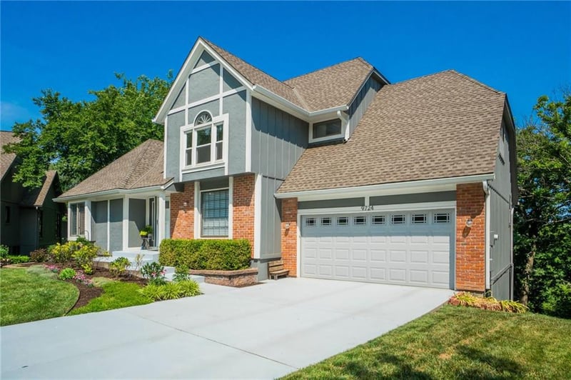 9724 W 115th St, Overland Park, KS 66211