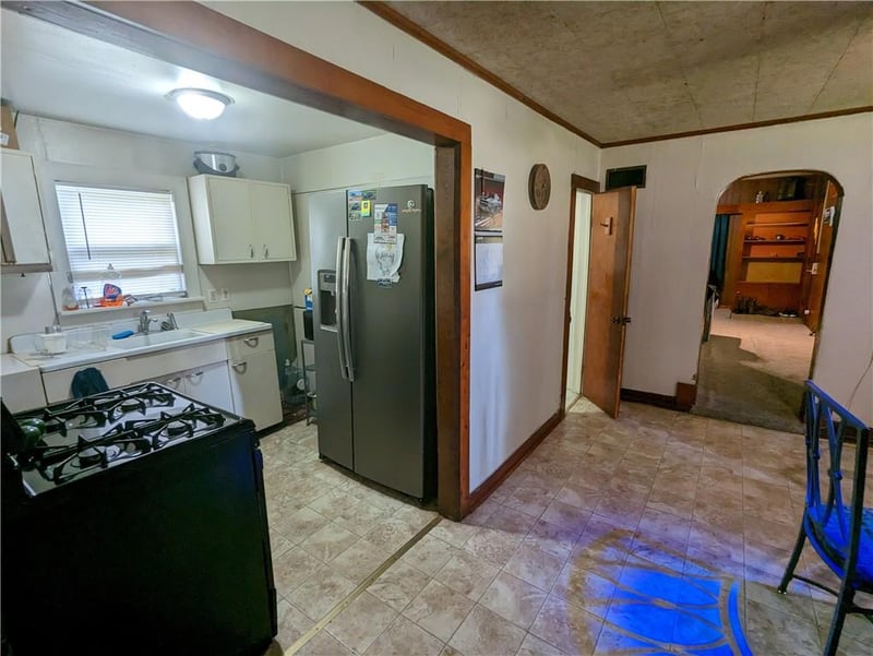 310 N 8th St, Hiawatha, KS 66434
