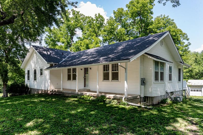2941 N 123rd St, Kansas City, KS 66109