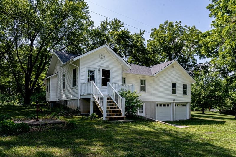 2941 N 123rd St, Kansas City, KS 66109