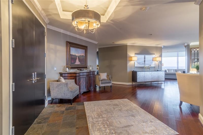 700 W 31st St #1601, Kansas City, MO 64108