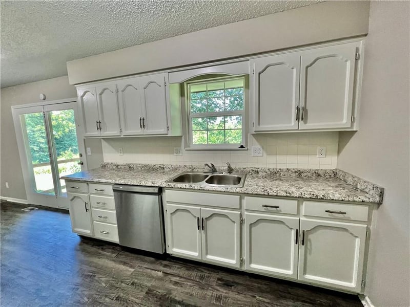 4513 Eckles Rd, Sibley, MO 64088