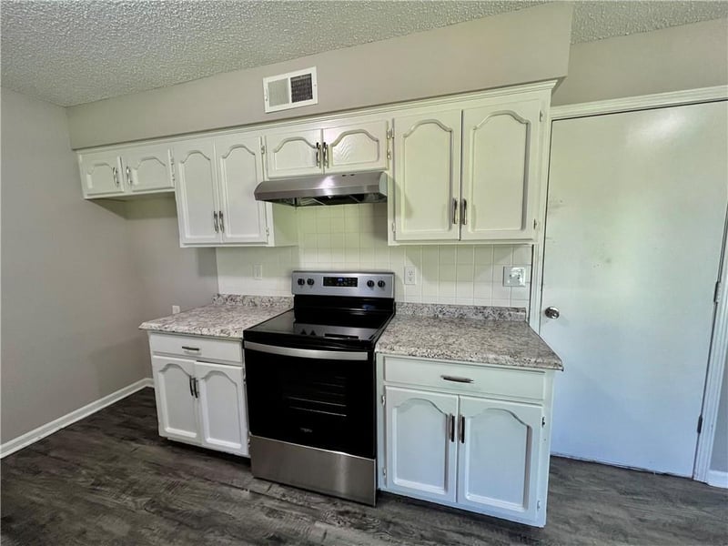 4513 Eckles Rd, Sibley, MO 64088