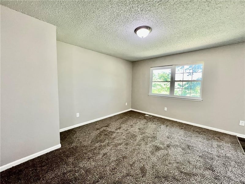 4513 Eckles Rd, Sibley, MO 64088