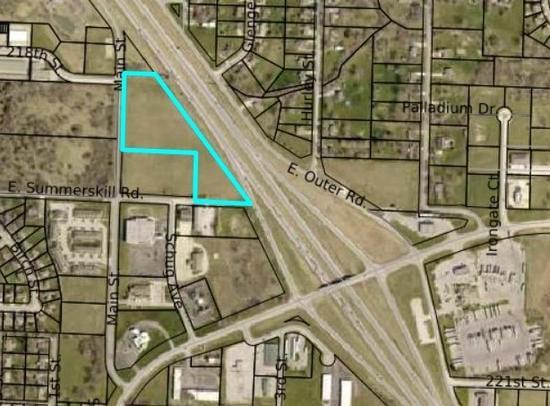 Main St, Peculiar, MO 64078