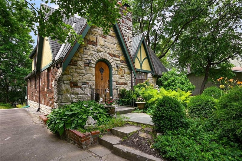 3421 Gladstone Blvd, Kansas City, MO 64123