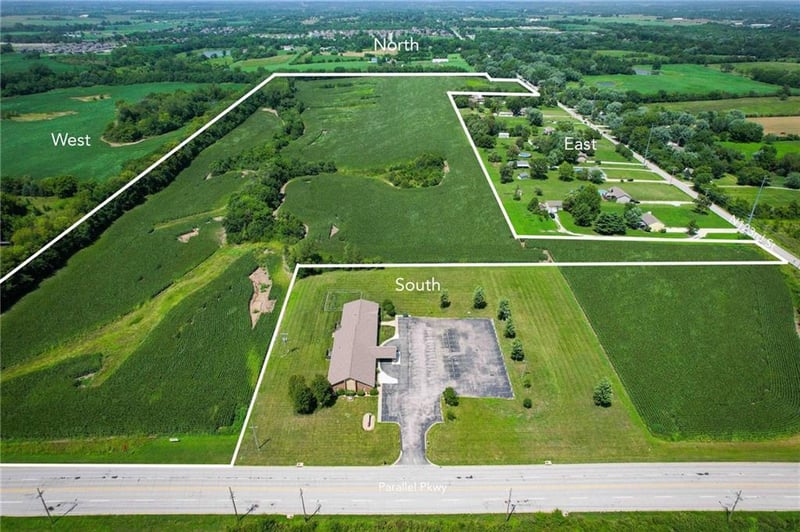 12340 Parallel Pw, Kansas City, KS 66109