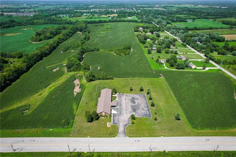 12340 Parallel Pw, Kansas City, KS 66109